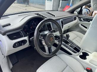 Porsche Macan 2.0 automaat bj 17 picture 7