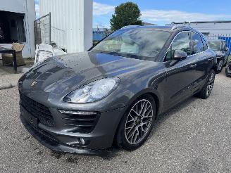 Schadeauto Porsche Macan 2.0 automaat bj 17 2017/10