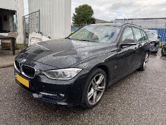 damaged passenger cars BMW 3-serie 320d EfficientDynamics Edition 2015/2