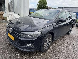 krockskadad bil auto Volkswagen Polo 1.0 TSI Comfortline 2018/6