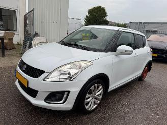 Schadeauto Suzuki Swift 1.2 Exclusive EASSS 2015/4