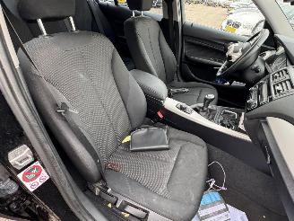 BMW 1-serie 118i Essential picture 14