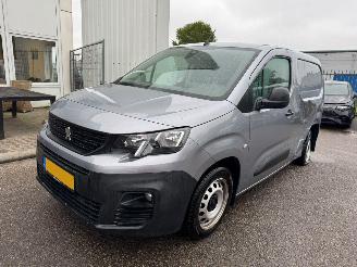 danneggiata veicoli commerciali Peugeot Partner 1.5 AUTOMAAT BlueHDI Premium 2019/11