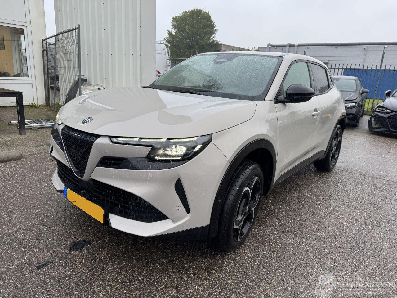 Alfa Romeo Junior 1.2 Turbo Hybrid Ibrida Ti AUTOMAAT