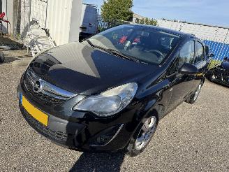 Unfallwagen Opel Corsa 1.4-16V Anniversary Edition 2013/3