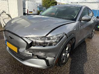 Schadeauto Ford Mustang Mach-e RWD 75 kWh 270 PK 2021/12