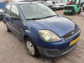 krockskadad bil auto Ford Fiesta 1.3-8V Cool & Sound 2006/12