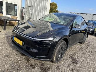 krockskadad bil auto Tesla Model Y Longe range awd 351 pk bj 2026 ! 2026/10