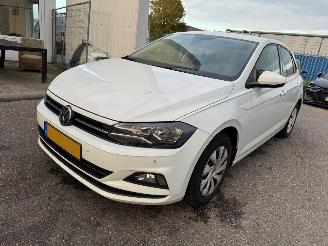 skadebil auto Volkswagen Polo 1.0 AUTOMAAT TSI Comfortline 2019/1