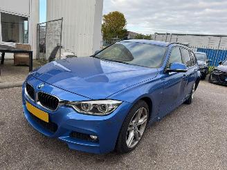 Schadeauto BMW 3-serie Touring 320i  AUTOMAAT Corporate Lease High Executive 2018/1
