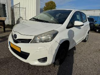 skadebil auto Toyota Yaris 1.0 VVT-i Aspiration 2012/2