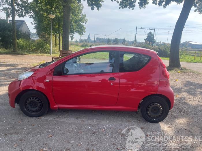Peugeot 107 107, Hatchback, 2005 / 2014 1.0 12V