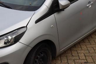 Peugeot 108 108, Hatchback, 2014 1.0 12V VVT-i picture 24