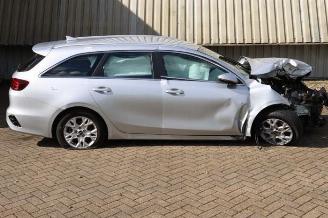 Kia Cee d Ceed Sportswagon (CDF), Combi 5-drs, 2018 1.0i T-GDi 12V picture 2