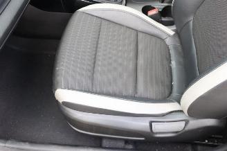 Kia Stonic Stonic (YB), SUV, 2017 1.0i T-GDi 12V picture 12
