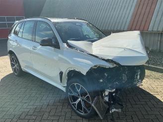 Vrakbiler auto BMW X5 X5 (G05), SUV, 2018 M60i xDrive 4.4i V8 32V Mild Hybrid 2025/12