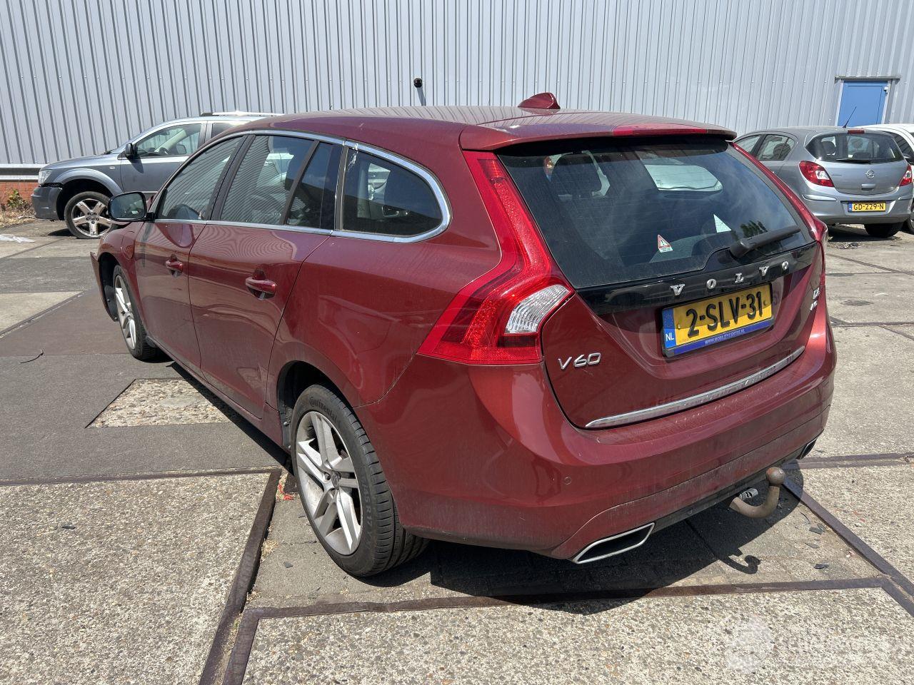 Volvo V-60 2.4 D6 AWD PLUG IN HYBRID SUMMUM