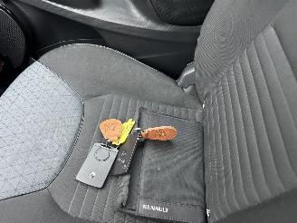 Renault Clio ESTATE 0.9 TCE DYNAMIQUE picture 11