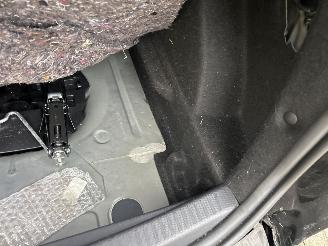 Renault Clio ESTATE 0.9 TCE DYNAMIQUE picture 7