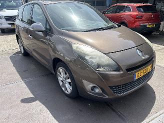 Damaged car Renault Grand-scenic 1.4 TCE PARISIENNE 2012/2