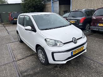krockskadad bil auto Volkswagen Up! 1.0 ECOFUEL MOVE UP 2017/8