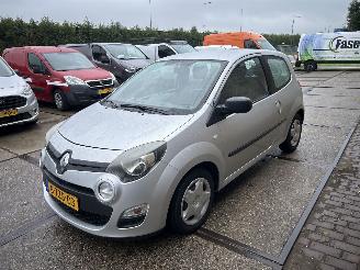 Voiture accidenté Renault Twingo 10.2 16V  PARISIENNE 2014/6