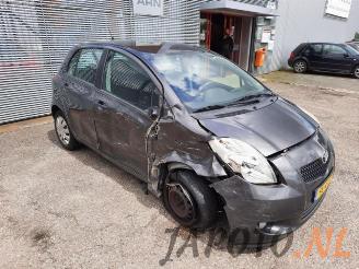 Toyota Yaris Yaris II (P9), Hatchback, 2005 / 2014 1.3 16V VVT-i picture 8