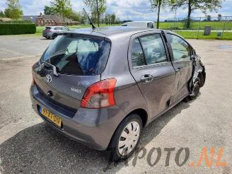 Toyota Yaris Yaris II (P9), Hatchback, 2005 / 2014 1.3 16V VVT-i picture 4