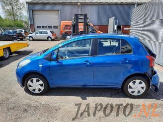 Toyota Yaris Yaris II (P9), Hatchback, 2005 / 2014 1.3 16V VVT-i picture 2