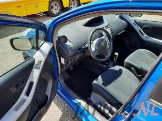 Toyota Yaris Yaris II (P9), Hatchback, 2005 / 2014 1.3 16V VVT-i picture 9