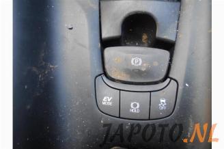 Toyota C-HR C-HR (X1,X5), SUV, 2016 1.8 16V Hybrid picture 14