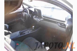 Toyota C-HR C-HR (X1,X5), SUV, 2016 1.8 16V Hybrid picture 8