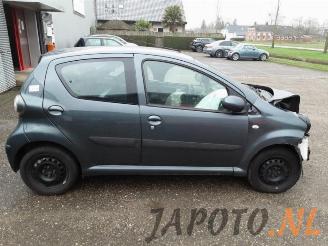 Toyota Aygo Aygo (B10), Hatchback, 2005 / 2014 1.0 12V VVT-i picture 12