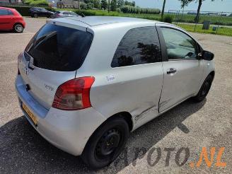 Toyota Yaris Yaris II (P9), Hatchback, 2005 / 2014 1.3 16V VVT-i picture 4