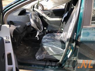 Toyota Yaris Yaris II (P9), Hatchback, 2005 / 2014 1.3 16V VVT-i picture 9