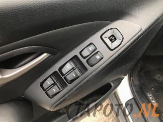 Hyundai Ix35 iX35 (LM), SUV, 2009 / 2015 2.0 16V picture 11