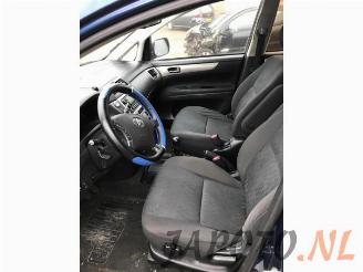 Toyota Avensis-verso Avensis Verso (M20), MPV, 2001 / 2005 2.0 16V VVT-i D-4 picture 13