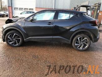 Toyota C-HR C-HR (X1,X5), SUV, 2016 1.8 16V Hybrid picture 8