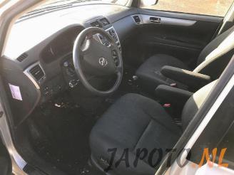 Toyota Avensis-verso Avensis Verso (M20), MPV, 2001 / 2005 2.0 16V VVT-i D-4 picture 9