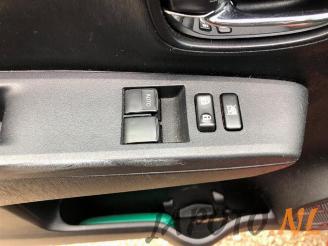 Toyota Yaris Yaris III (P13), Hatchback, 2010 / 2020 1.33 16V Dual VVT-I picture 11