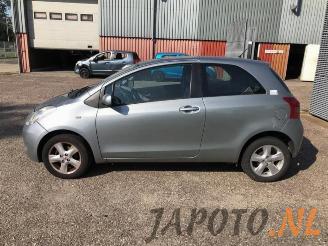 Toyota Yaris Yaris II (P9), Hatchback, 2005 / 2014 1.3 16V VVT-i picture 2