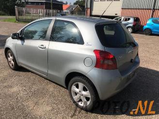 Toyota Yaris Yaris II (P9), Hatchback, 2005 / 2014 1.3 16V VVT-i picture 3