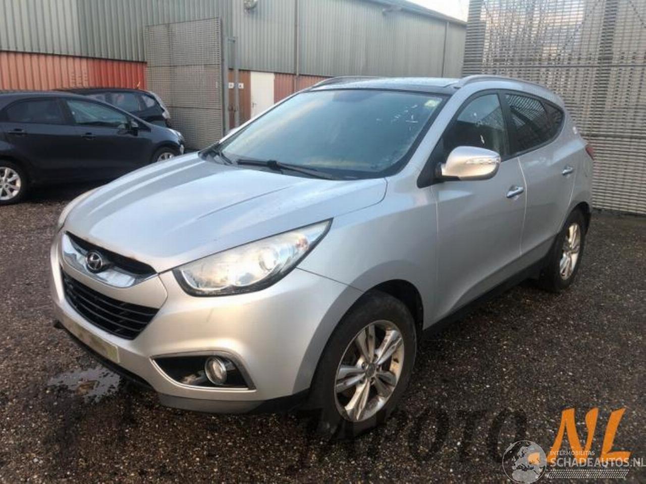Hyundai Ix35 iX35 (LM), SUV, 2009 / 2015 2.0 16V