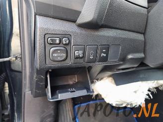 Toyota Auris Auris (E18), Hatchback 5-drs, 2012 / 2019 1.8 16V Hybrid picture 13