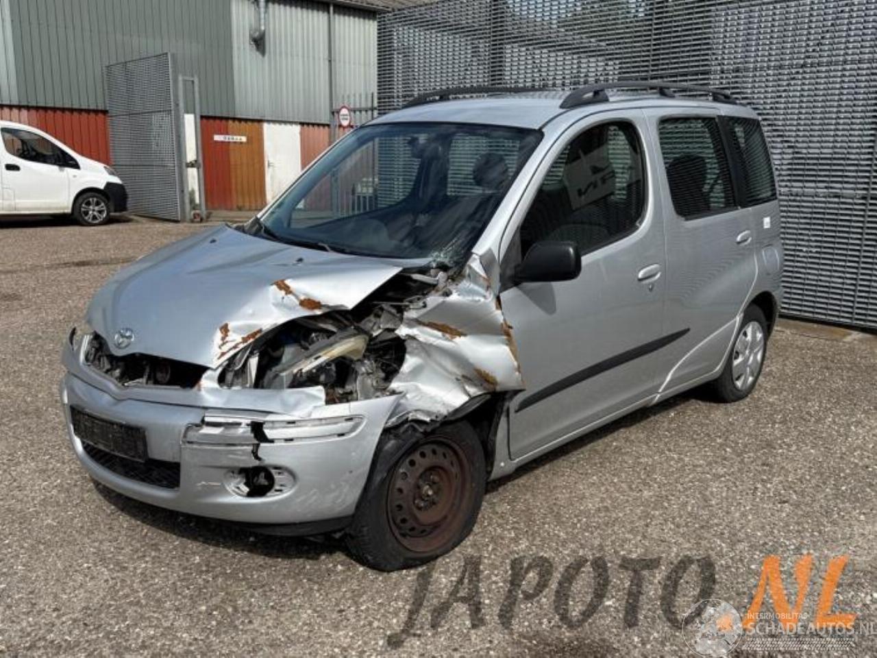Toyota Yaris-verso Yaris Verso (P2), MPV, 1999 / 2005 1.3 16V