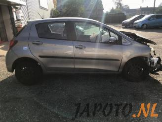 Toyota Yaris Yaris III (P13), Hatchback, 2010 / 2020 1.33 16V Dual VVT-I picture 6