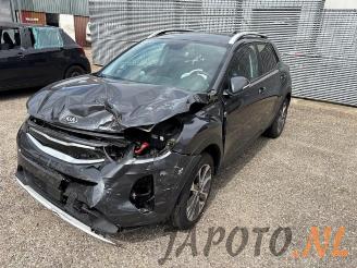 Salvage car Kia Stonic Stonic (YB), SUV, 2017 1.0i T-GDi 12V 2020/1