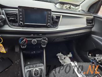 Kia Rio Rio IV (YB), Hatchback, 2017 1.0i T-GDi 100 12V picture 10