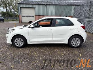 Kia Rio Rio IV (YB), Hatchback, 2017 1.0i T-GDi 100 12V picture 2