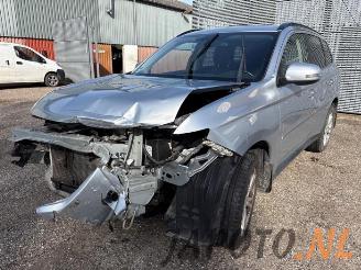 Autoverwertung Mitsubishi Outlander  2012/10